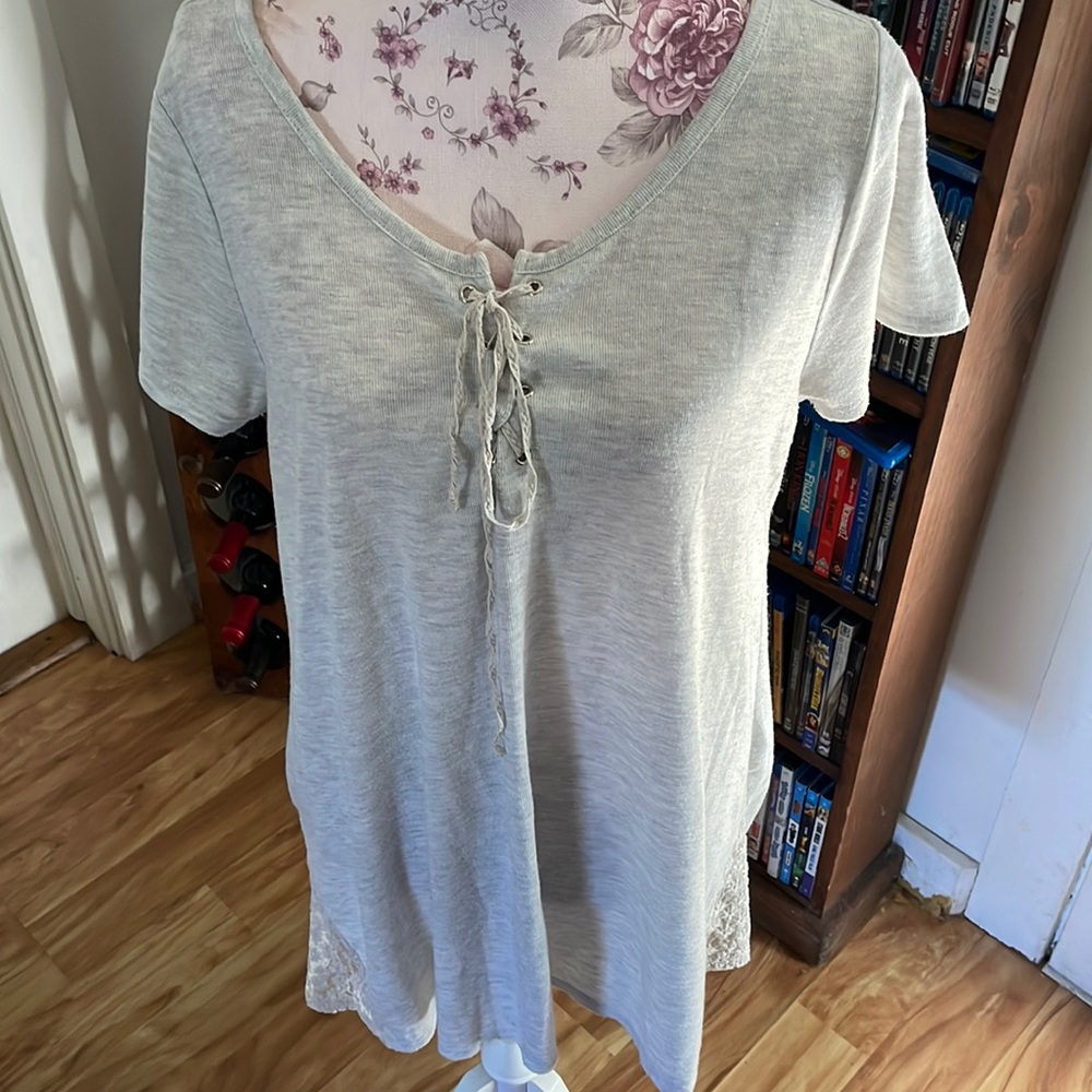 Torrid size 1 t shirt